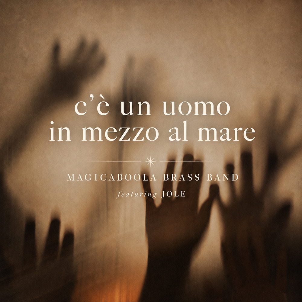 Copertina di C’è un uomo in mezzo al mare